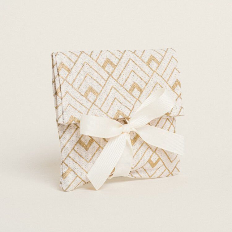 Beauty Home ΠΟΥΓΚΙ ΜΕ ΚΟΡΔΕΛΑ 12 x 17 cm ΕΚΡΟΥ ΧΡΥΣΟ ΚΥΒΟΙ